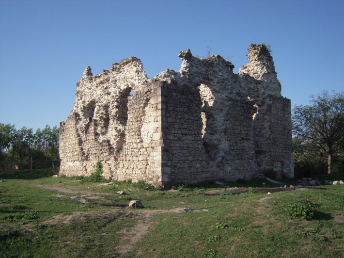 Замок Тамплиеров в с. Среднее, Закарпатье