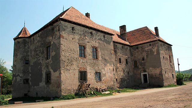 Замок-крепость Сент-Миклош на Закарпатьи, с. Чинадиево