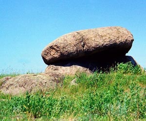 Каменный гриб - достопримечательность г. Новоград-Волынский