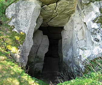 Пещера - достопримечательность с. Подкамень