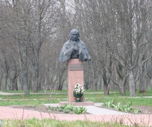 Достопримечательности в с. Гоголево. Памятник Н. В. Гоголю