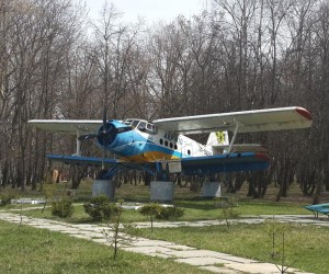 Самолет АН-2 - достопримечательность Березани