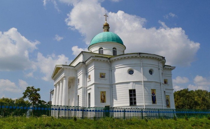 Покровская церковь 1843 г. в с. Ромашки