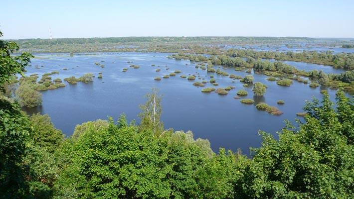 Десна в Новгороде-Северском разливается зачётно...