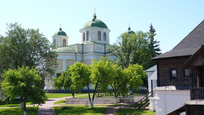 На территории монастыря в Новгороде-Северском