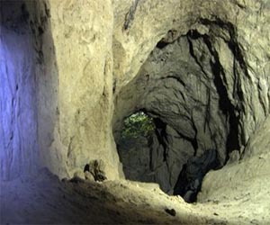 Пещера - достопримечательность Ходосовки