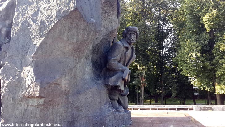Фрагмент памятника Героям Малинского подполья