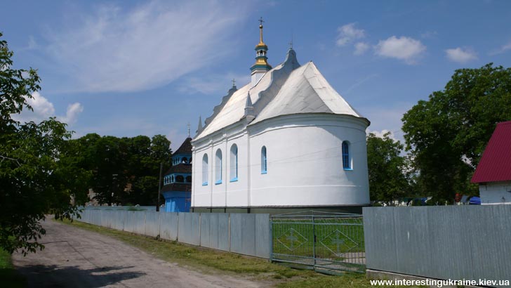 Интересная церковь - достопримечательность в Лукове на Волыни
