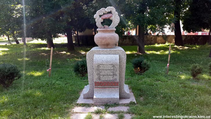 Памятник Деруну - достопримечательность Коростеня