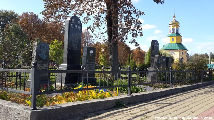 Церковь и могилы выдающихся бориспольчан в Кнышовом парке