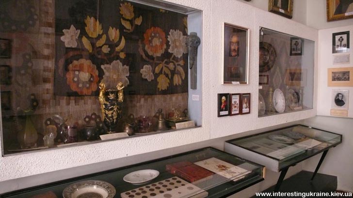 Вещи из дворца Разумовских-Репниных в Яготинском историческом музее
