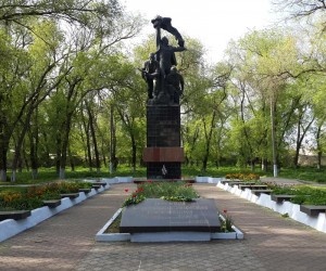 Памятник Татарбунарскому восстанию - достопримечательность г. Татарбунары